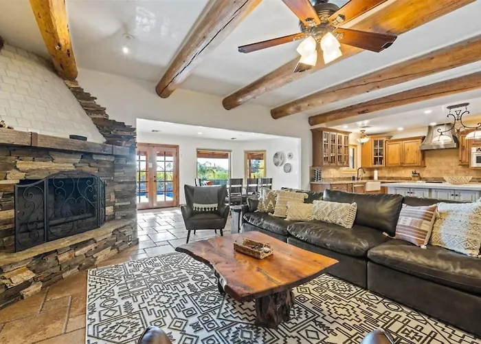 Healing House Heated Pool Desert Oasis Holiday home
