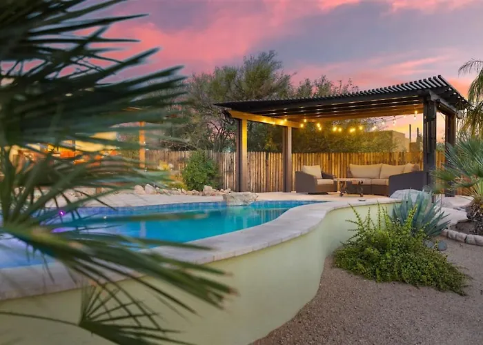 Holiday home Healing House Heated Pool Desert Oasis *