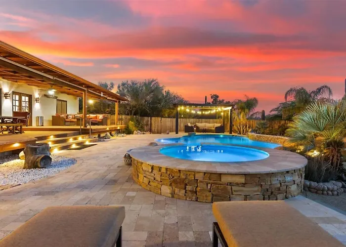 Healing House Heated Pool Desert Oasis Holiday home