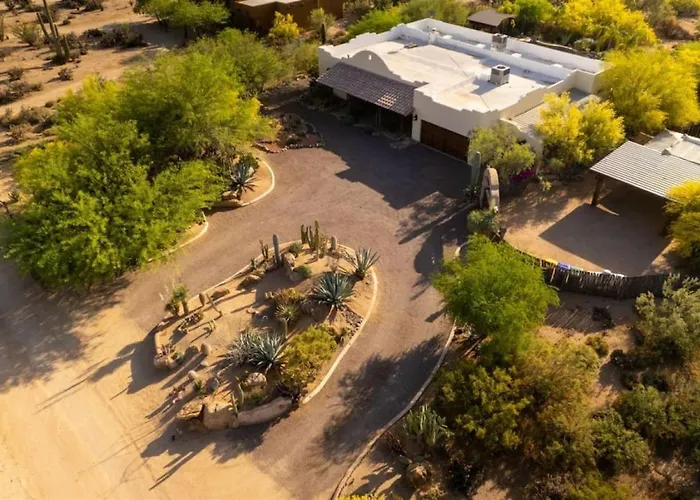 Healing House Heated Pool Desert Oasis Holiday home *